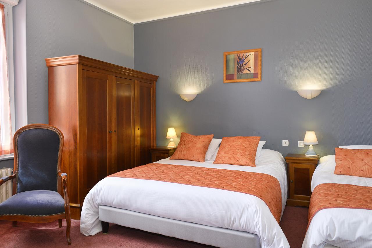 Logis Hotels Restaurant Le Dauphin Salbris Esterno foto