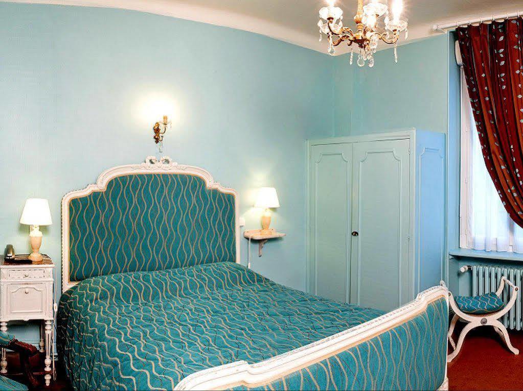 Logis Hotels Restaurant Le Dauphin Salbris Esterno foto